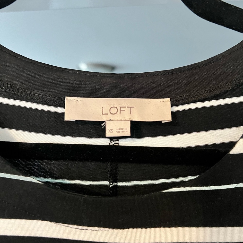 Loft swing dress, like brand new. XS but fits like a small
